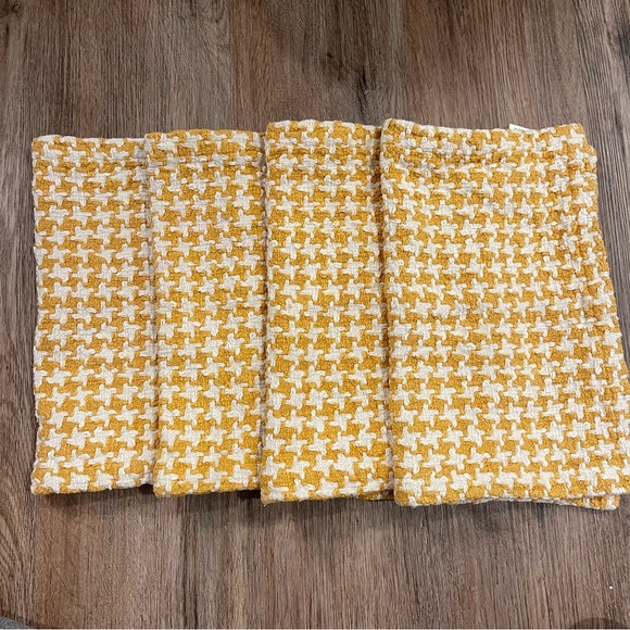 Crate And Barrel Placemats Yellow White Houndstooth Table Setting Colorful 14x19 - Picture 1 of 7